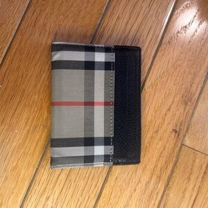 Men's Burberry Plaid Card Holder Wallet in Beige and Black